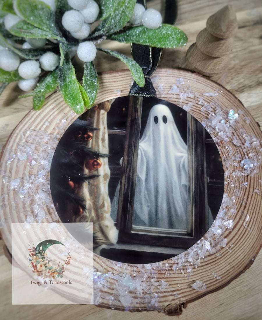 Christmas window ghost bauble 