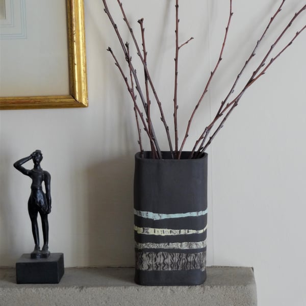 Eugene. Black Stoneware Ceramic Vase