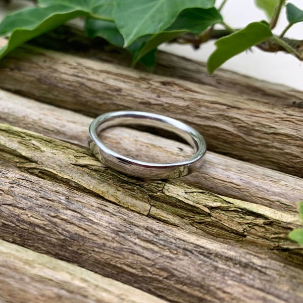 Halo ring in recycled sterling silver 
