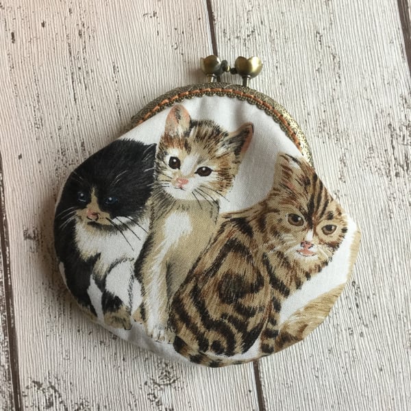 Kitten Themed Fabric Clasp Coin Purse