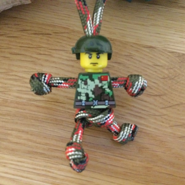 Army Soldier Paracord Buddy Keyring