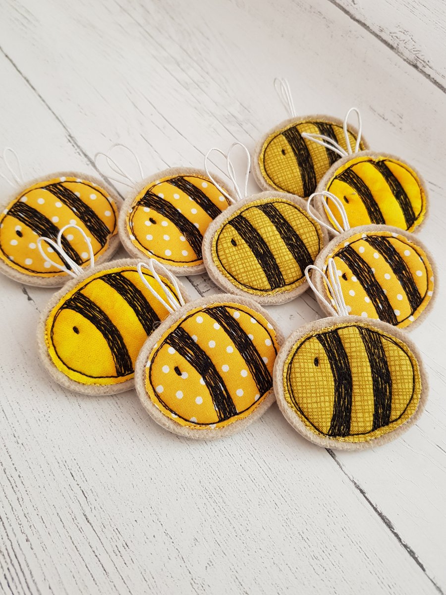  Handmade Bee brooch in cotton and felt