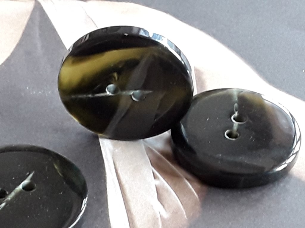 25mm (1") 40L REAL BISON Horn 1st Quality Black Tone Buttons x 5