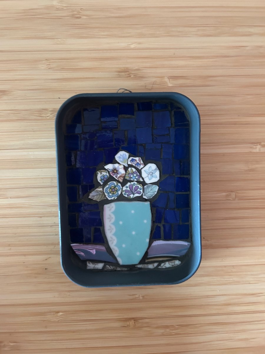 Mini mosaic in tabacco tin