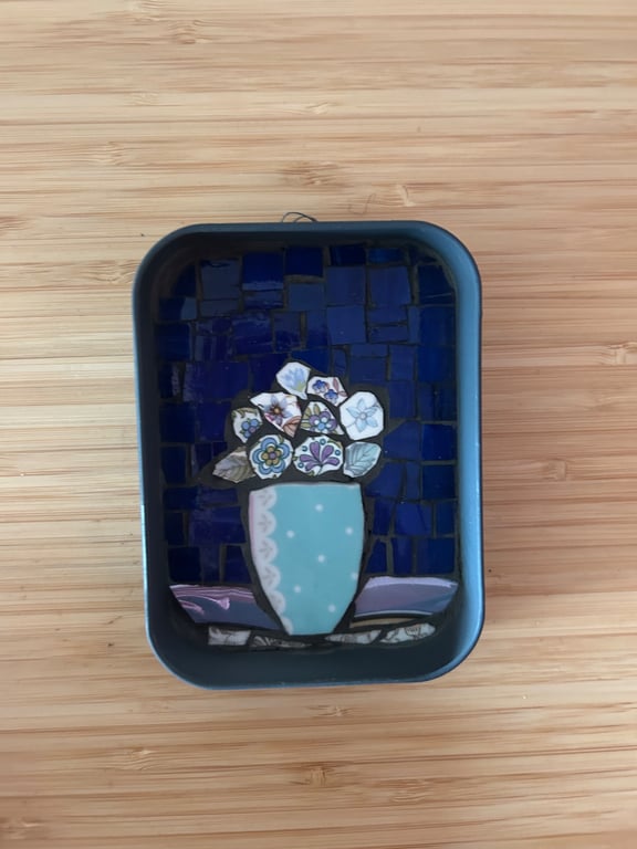 Mini mosaic in tabacco tin