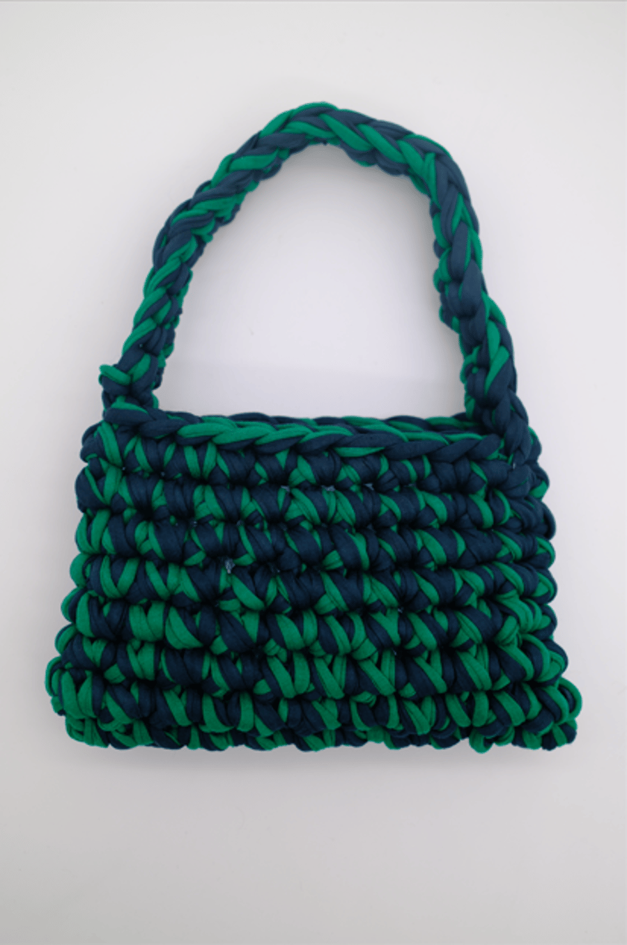 Crocheted shoulder bag 