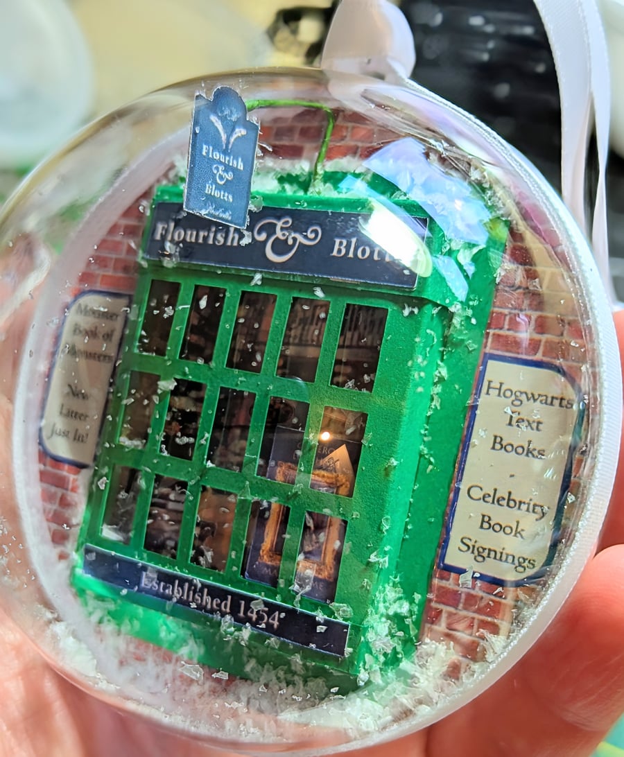 Wizard bookshop - bauble decoration 