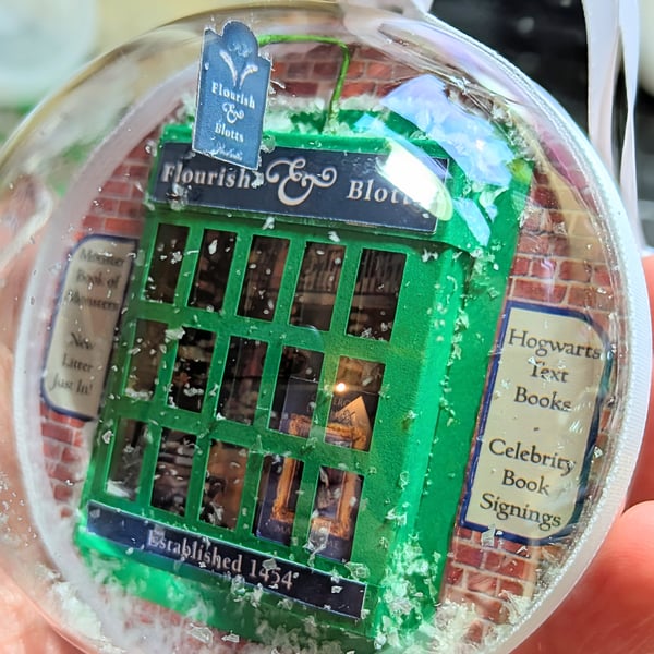 Wizard bookshop - bauble decoration 