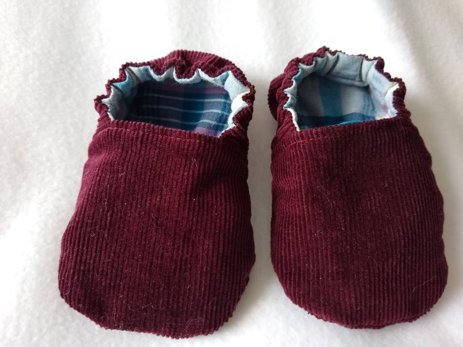 Handmade soft cotton baby shoes UK Size 3 to fit 9-12 months