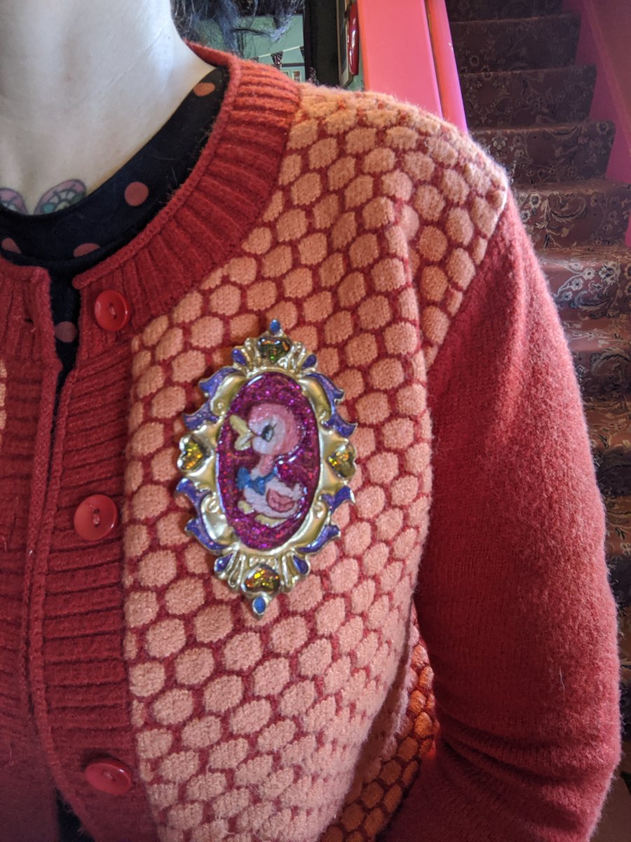 Kitsch frame brooch - Gold with ducky