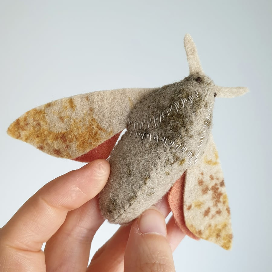 Naturally Dyed Felt Light & Shade Moth – Golden Bark