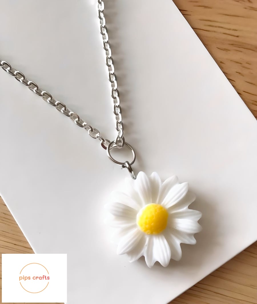 Cute Daisy Flower Necklace - 18 Inch Chain, Jewellery Festivals