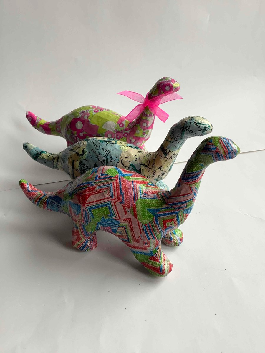 3 Inseparable Dinosaurs 