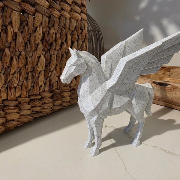 Pegasus Figurine Marble Effect Winged Horse Statue Fantasy Shelf Ornament 15cm