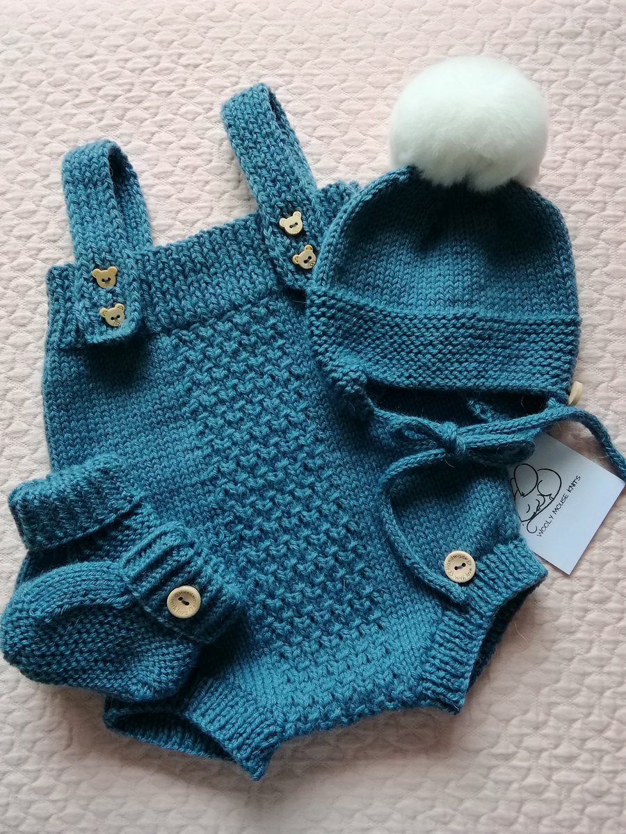 Hand knitted romper, hat and booties set size 0-3 months