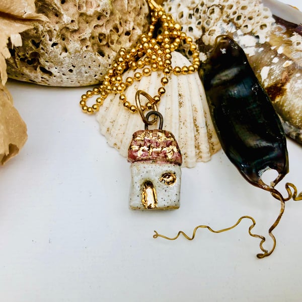 Cute cottage pendant 