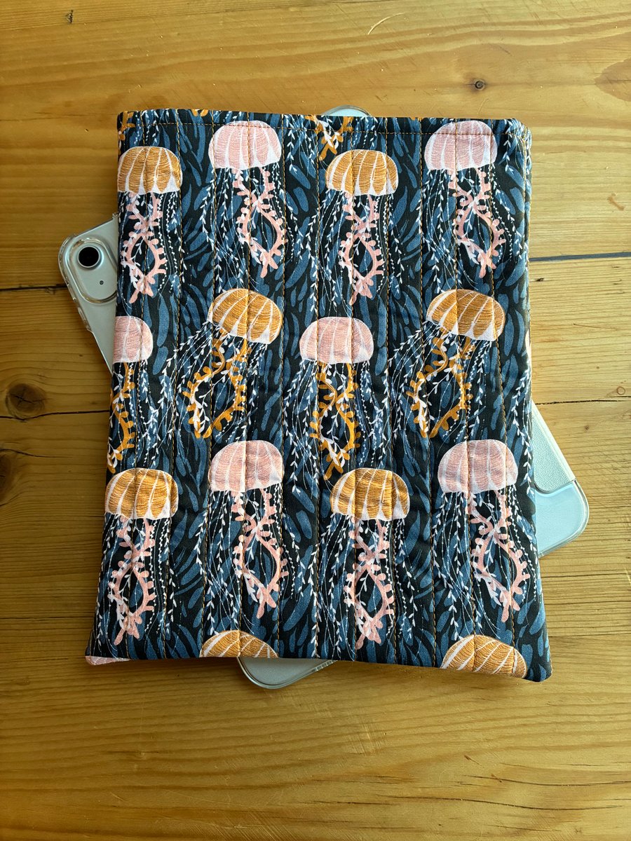 Jellyfish Print Quilted Fabric I-Pad Sleeve 