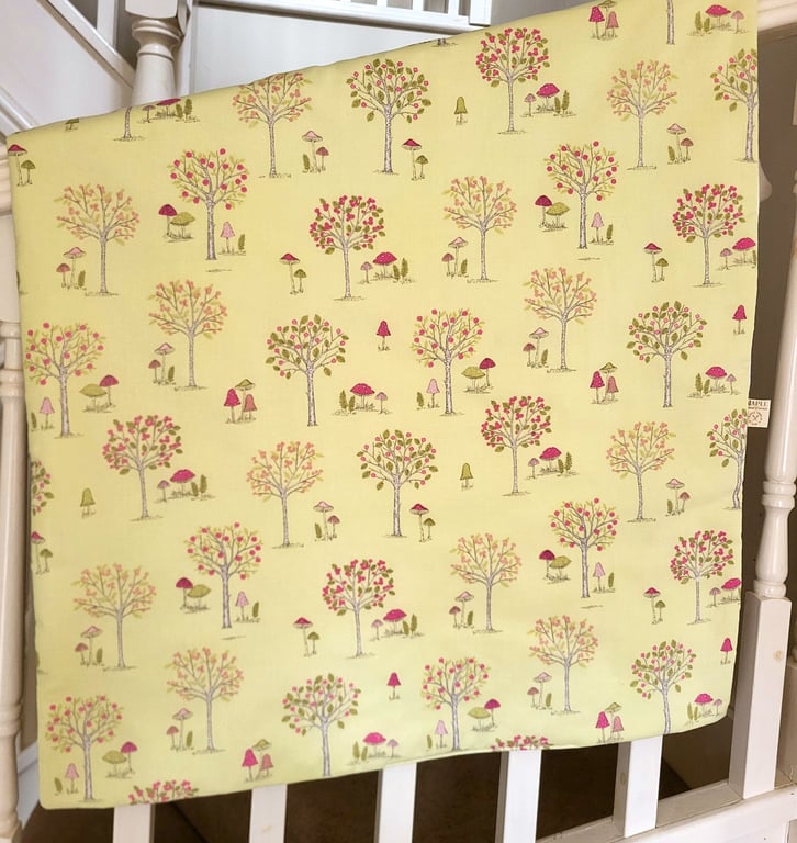 Handmade Baby Woodland Quilt – Light Green 