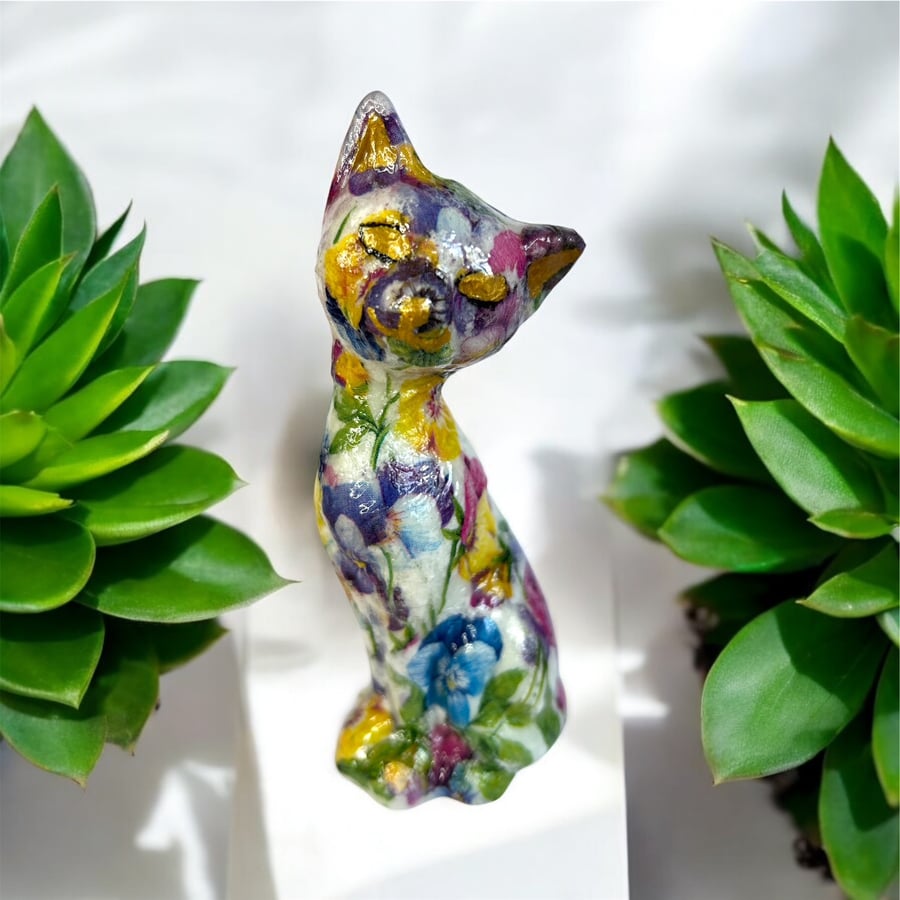 Cat ceramic shelf ornament gift for cat lovers