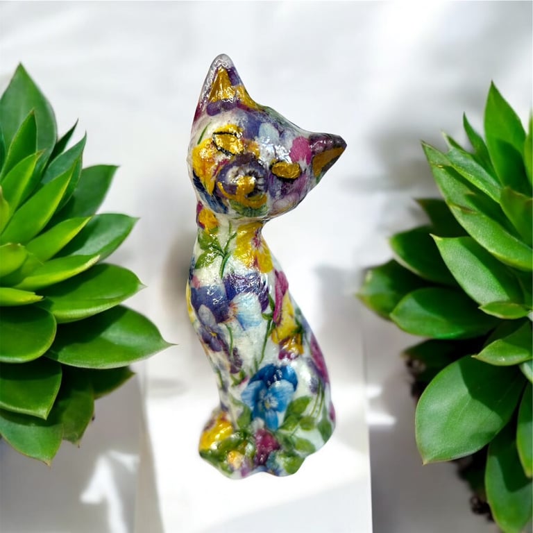 Cat ceramic shelf ornament gift for cat lovers
