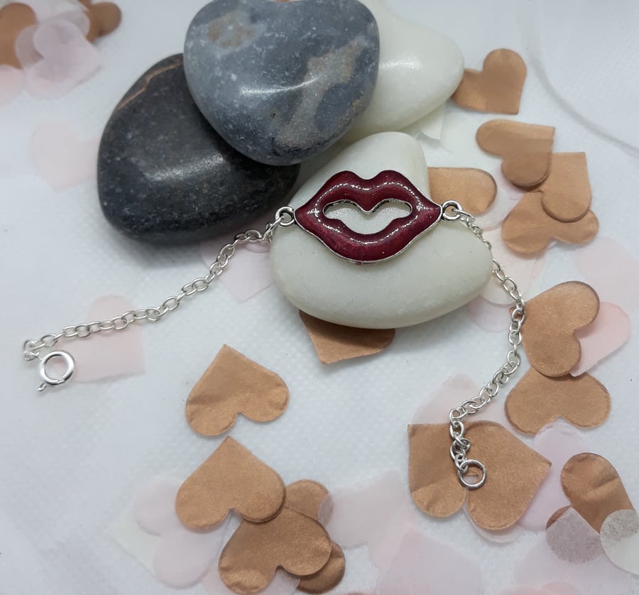 BR389 Single Get lippy bracelet