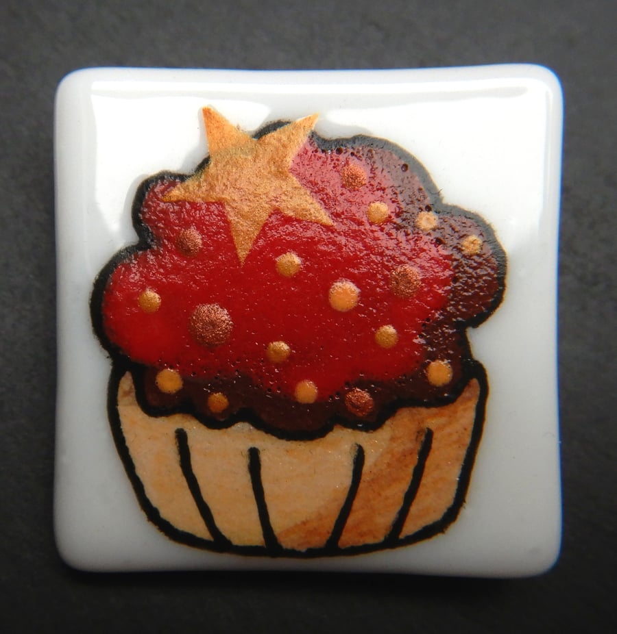 HANDMADE FUSED DICHROIC GLASS 'CUP CAKE' BROOCH.