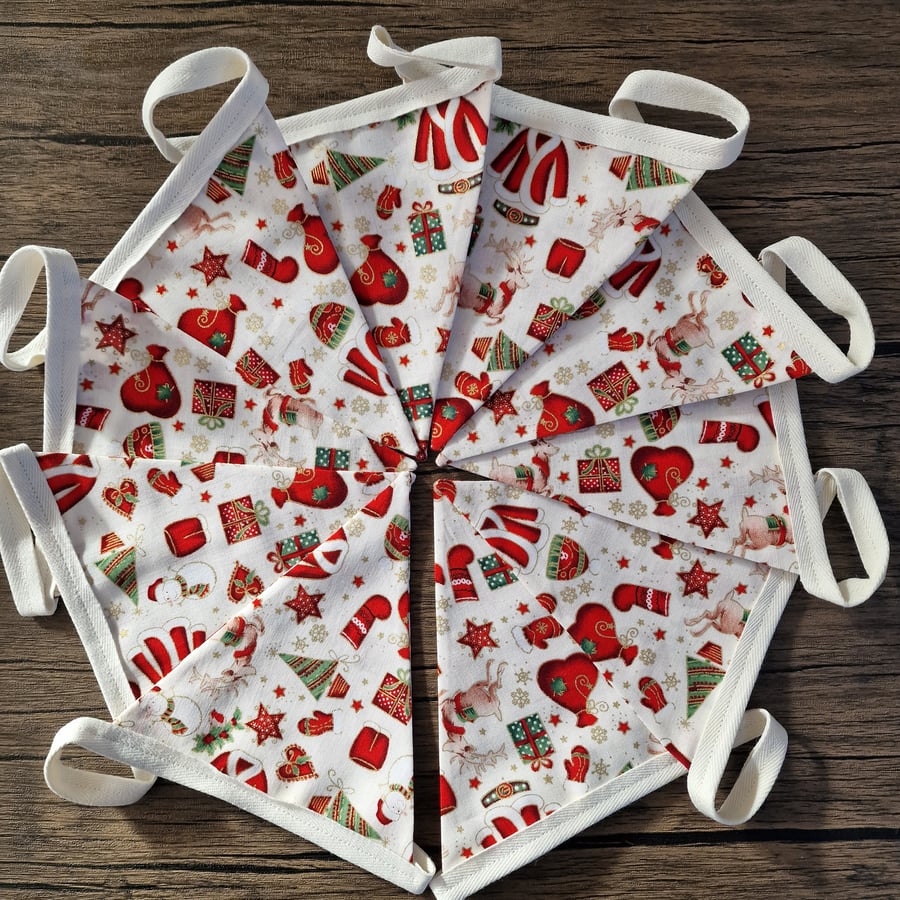 Ivory Red & Gold Christmas Bunting