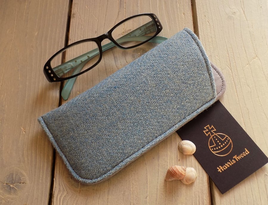 Harris Tweed eyeglasses case in light blue herringbone