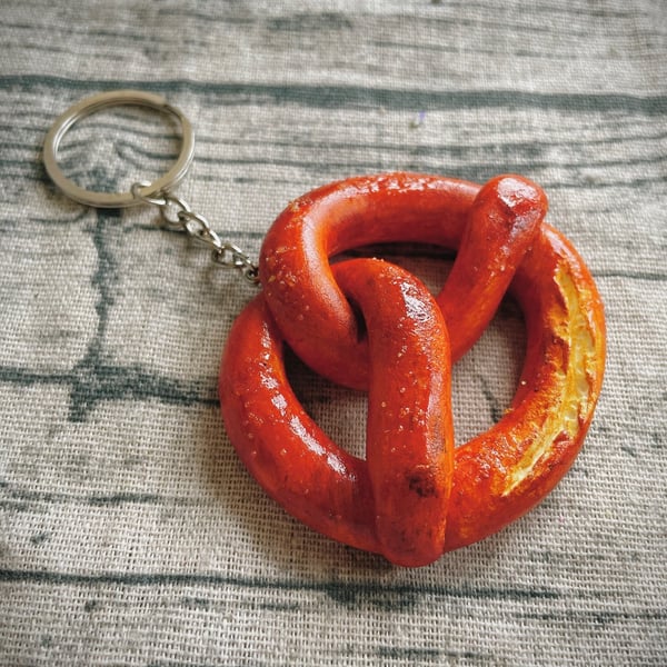 Pretzel charm