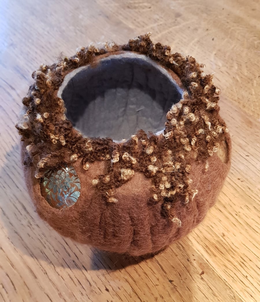 Chocolate medallion bowl
