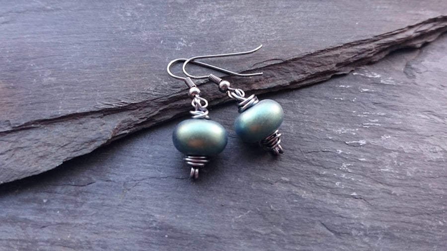 Metallic green bead and gunmetal wire earrings