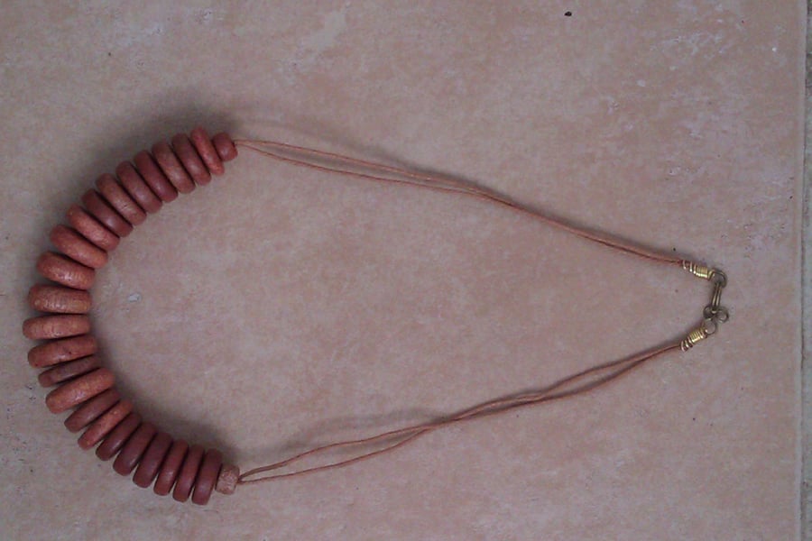 Brown disk bead necklace