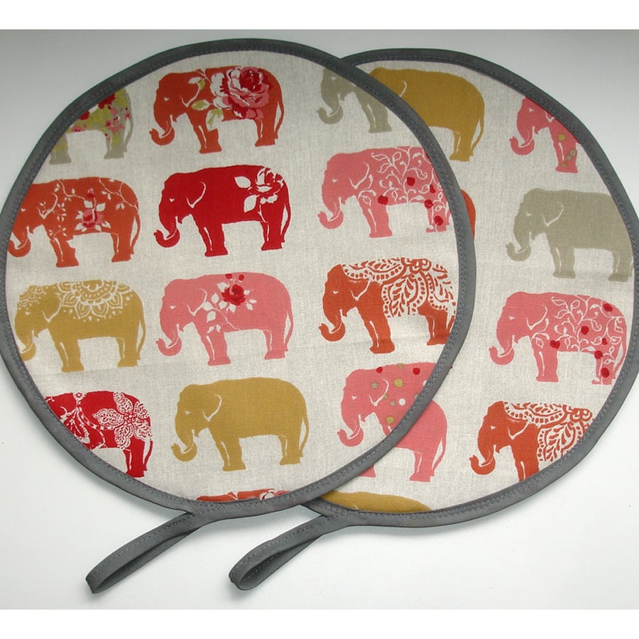Aga Hob Lid Mats Pair of Elephants Pads Hats Round Covers Surface Savers Red