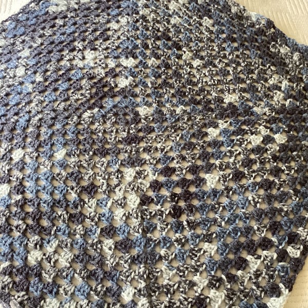 CROCHET BLANKET HANDMADE IN MULTICOLOURED BLUE YARN APPROX 30x30" or 77x77cm