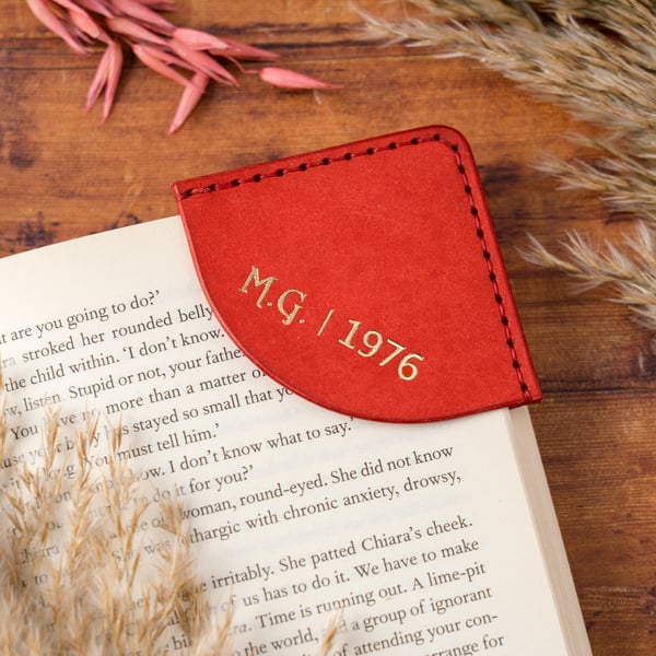 Personalised Leather Corner Bookmark – Handmade Italian Leather Page Marker