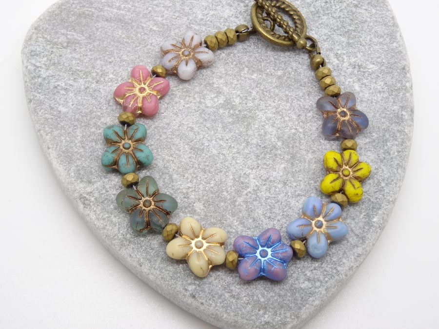 Daisy Bracelet, Floral Bracelet, Hematite Bracelet, Multicolour Bracelet.