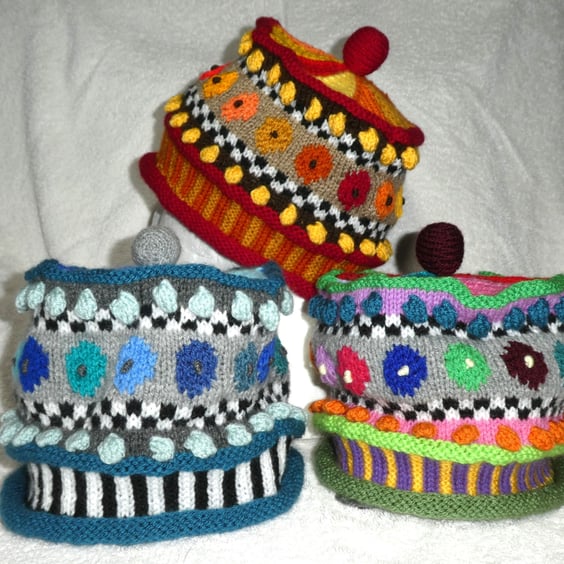 Circles and Bobbles Multicoloured Hat Pattern PDF Knitting Pattern. 3 sizes.
