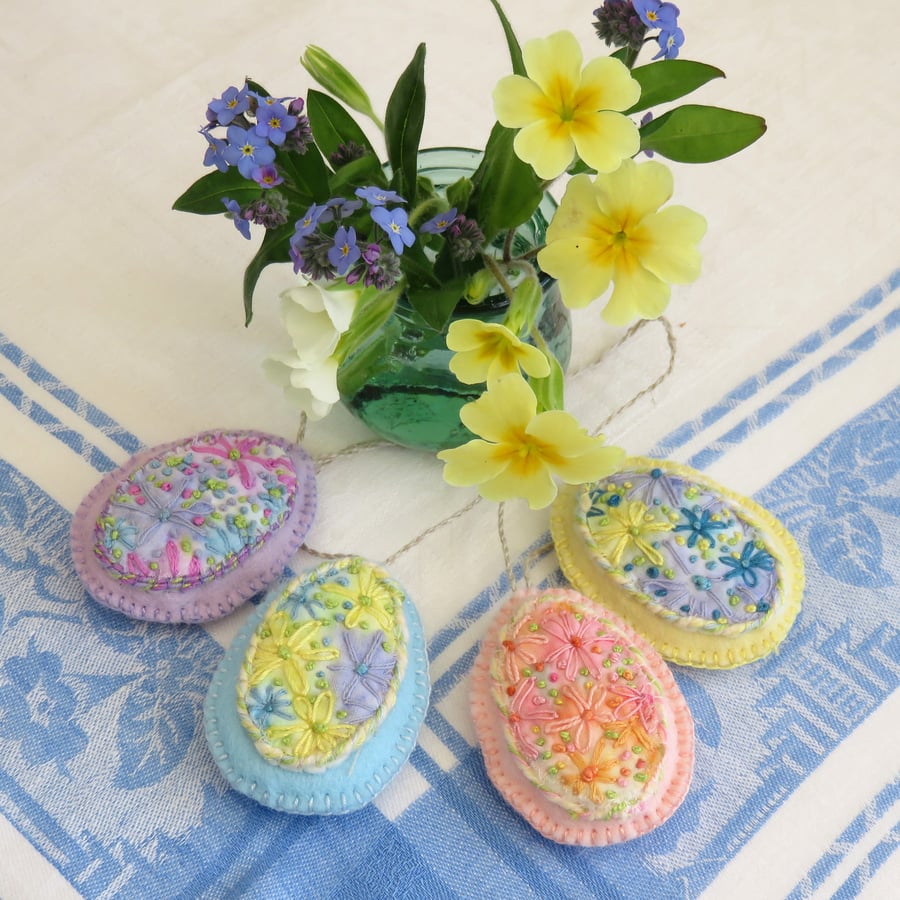 Embroidered Easter Eggs Decorations