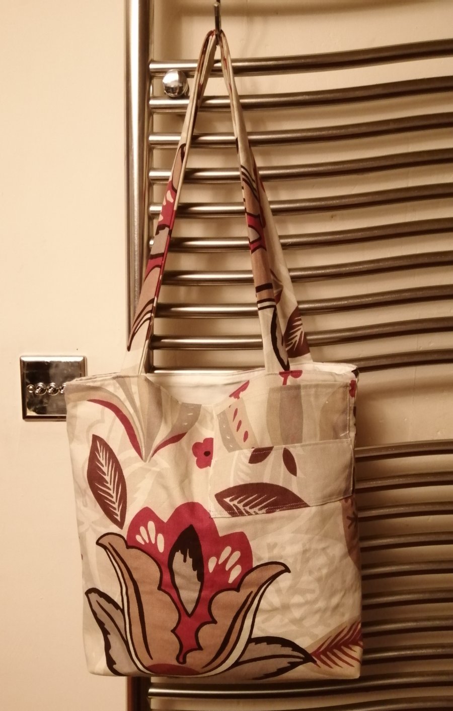 Cream, deep red and warm brown floral pattern tote bag