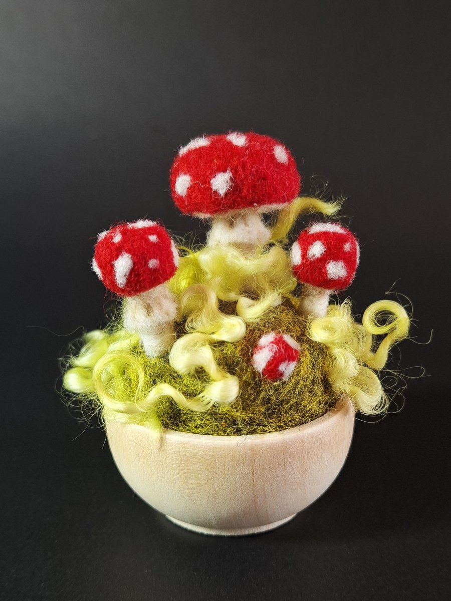 Toadstools in Curly Moss. Needle Felted with Wool Fibres. Mounted in Wooden Bowl