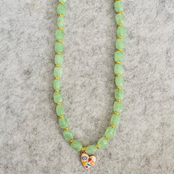 Glass glass beaded necklace with heart pendant 