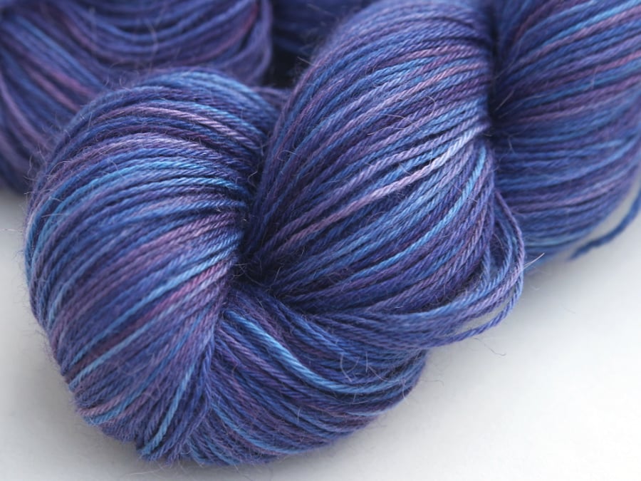 Sleepyhead - Silky baby alpaca 4-ply yarn