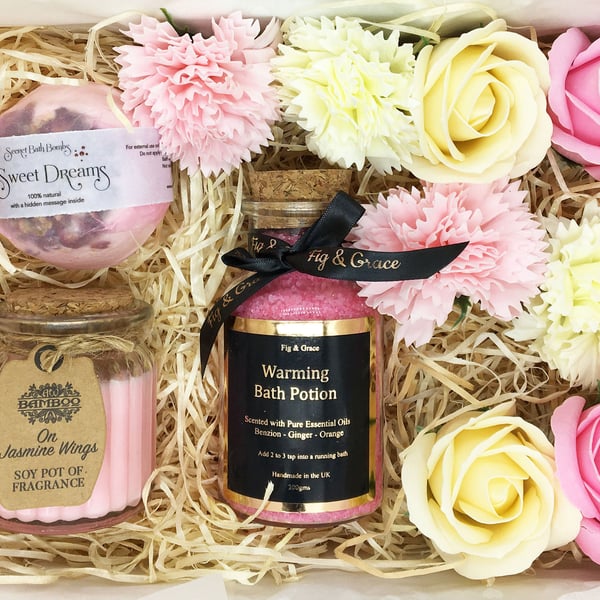 Pretty in Pink Spa Gift Box Bathroom Pamper Basket Floral Scents of Jasmine, Lav