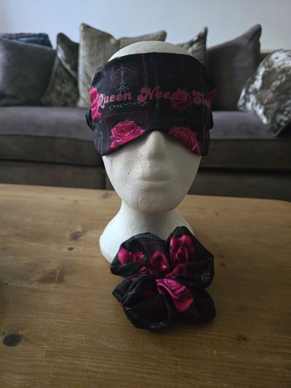 Sleep mask with a matching scrunchie