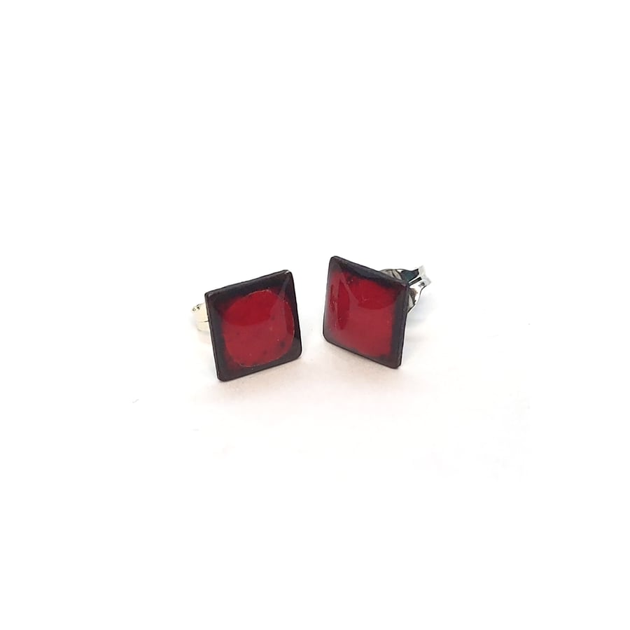 Red enamel square stud earrings