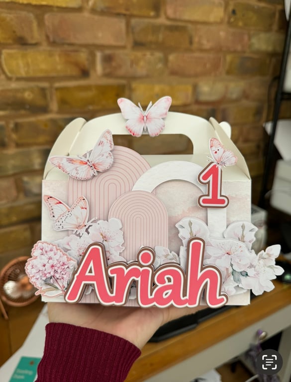 6 Personalised Butterflies party boxes, party bags