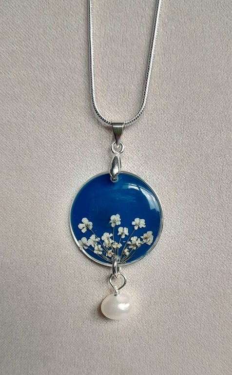 Real Flower Pendant Resin Necklace