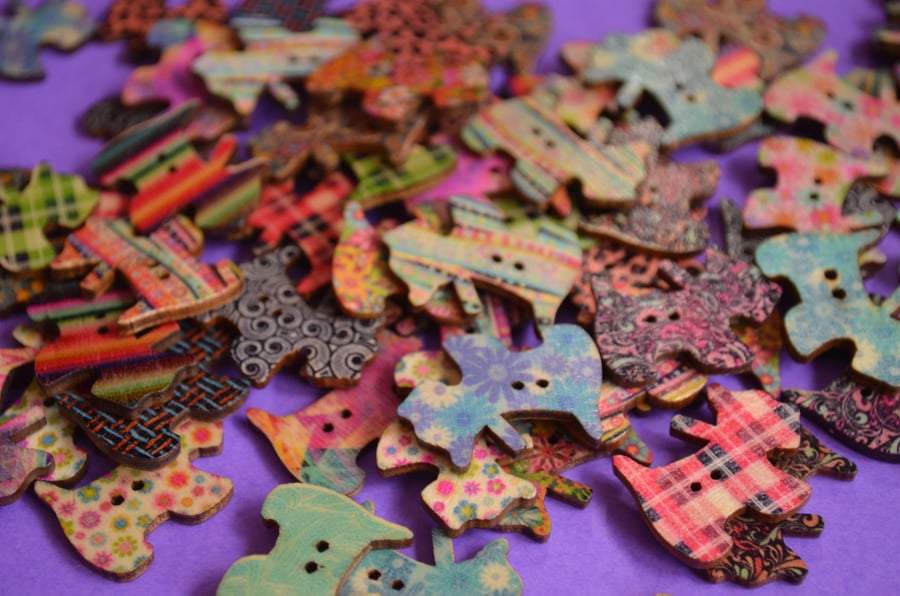 Wooden Scottie Dog Buttons Mixed 28x20mm Scotty Puppy (DG10)