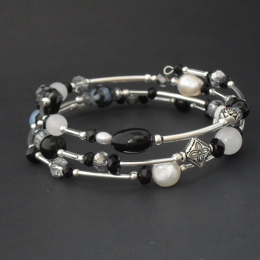Black & white gemstone & pearl wire wrapped bracelet