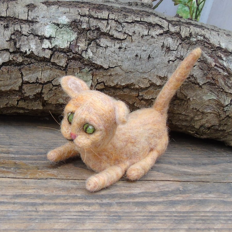 Needle felt cat. Kitten, Ginger Tom Cat. cat ornament.  Wool cat.